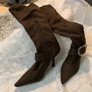 Heeled Zipped Brown Suede Boots